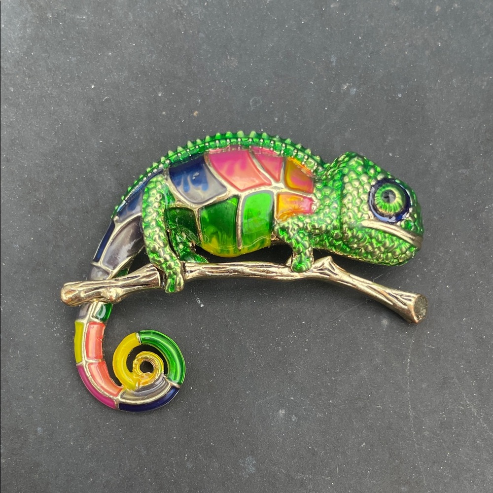 FRIENDS Gold and Green Chameleon Pin